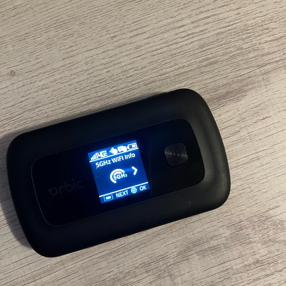 Verizon unlocked, black,smaller then a phone,portable - Picture 5 of 5